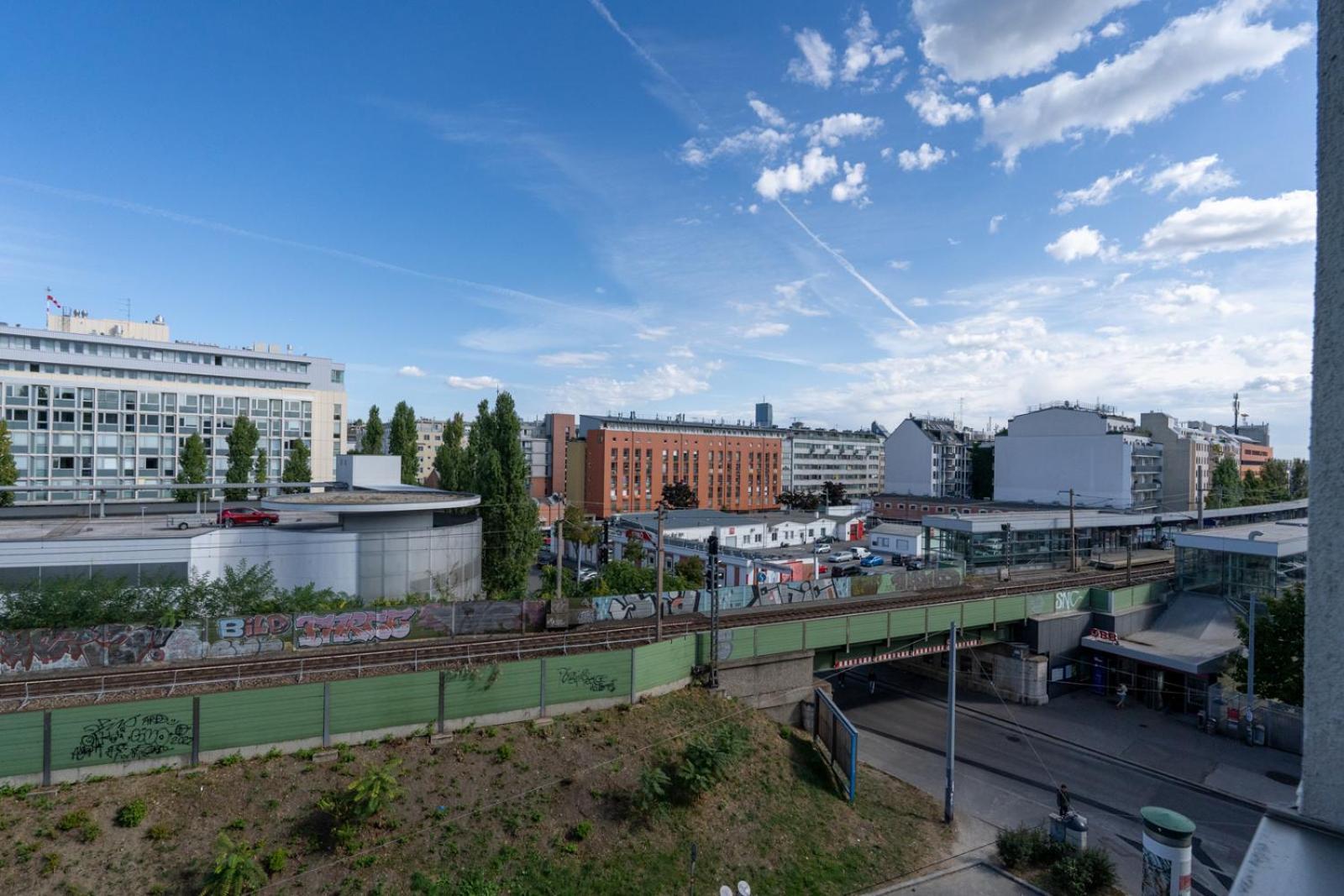 Two Bedrooms - 85 Squaremeters - 4 Min To U6 Dresdner Str Vienna Luaran gambar