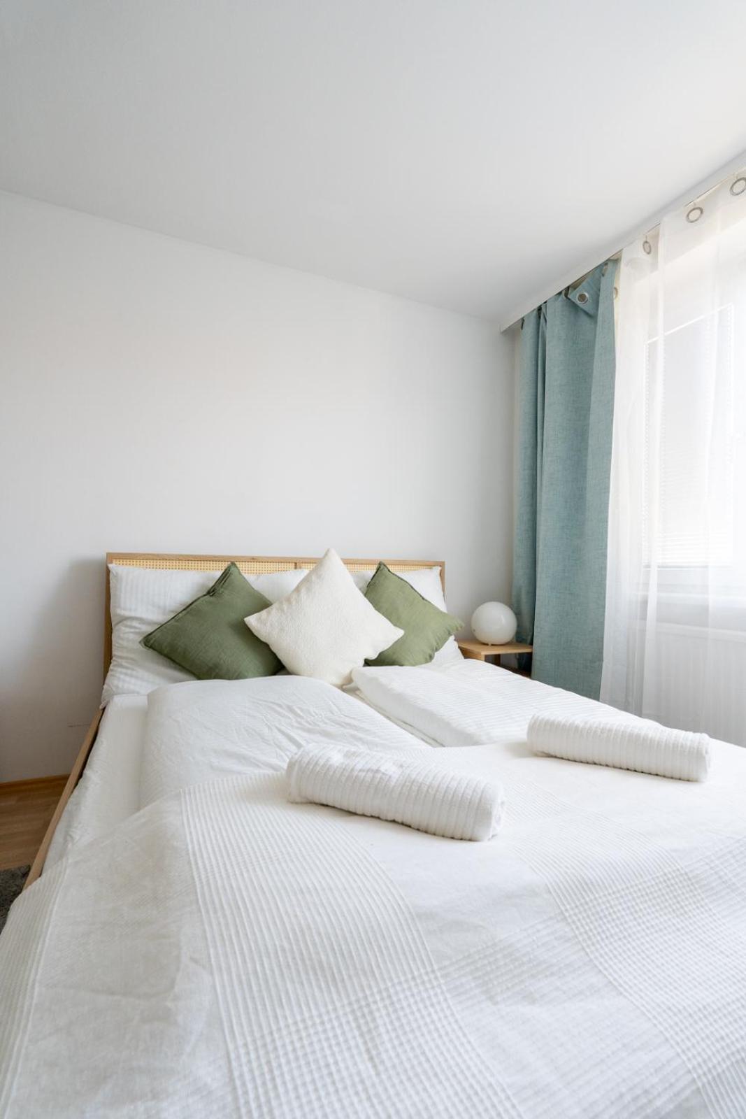 Two Bedrooms - 85 Squaremeters - 4 Min To U6 Dresdner Str Vienna Luaran gambar